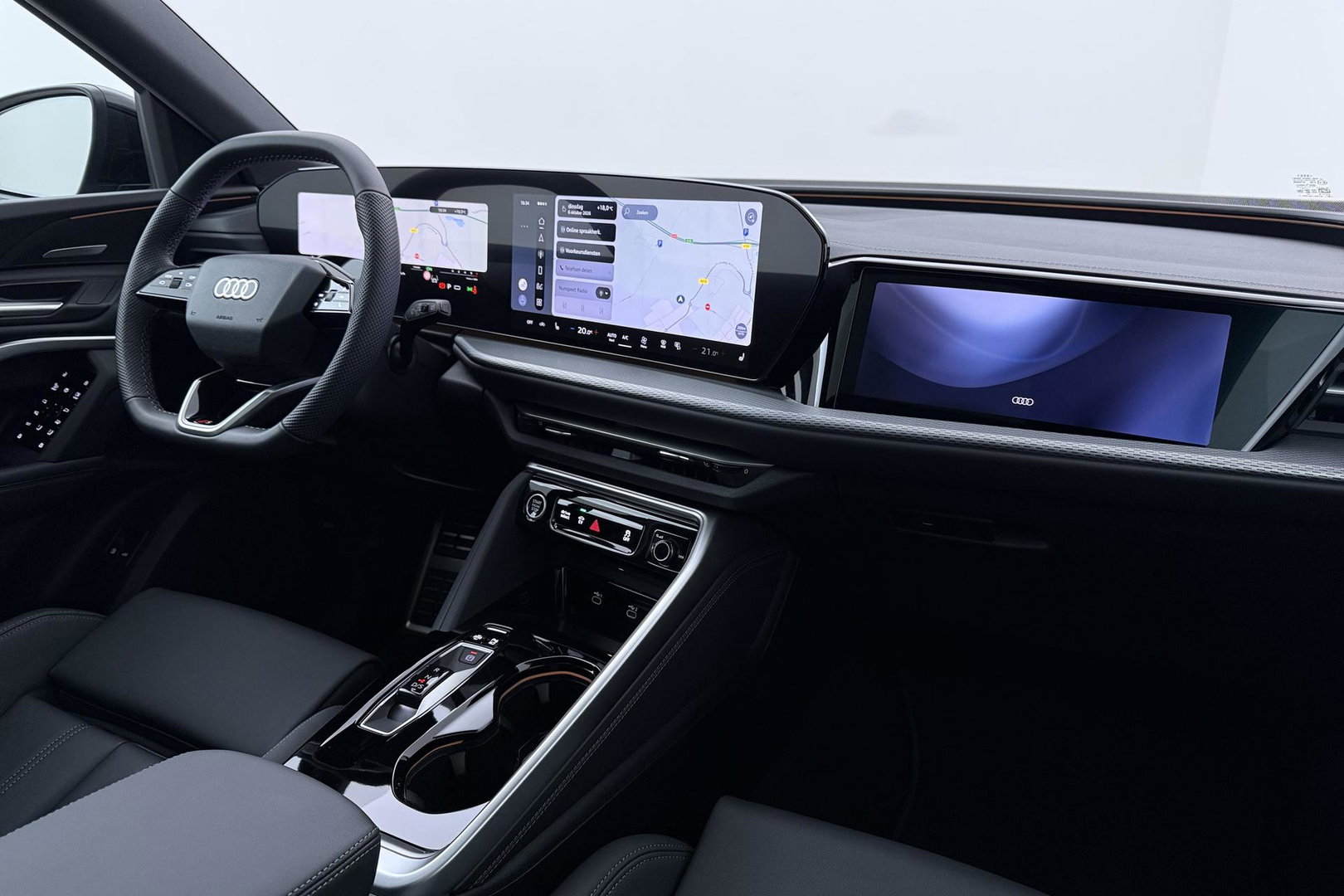 Audi Q5 Sportback S edition Competition Quattro | Passenger Display | B&O | Luchtvering | Panoramadak | Trekhaak | 360° Camera | 21 Inch | ACC