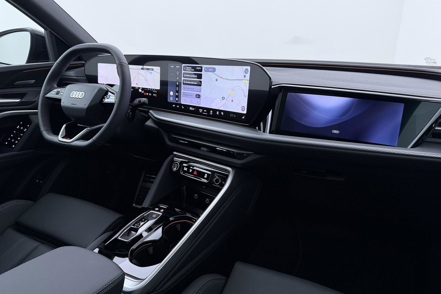 Audi Q5 Sportback S edition Competition Quattro | Passenger Display | B&O | Luchtvering | Panoramadak | Trekhaak | 360° Camera | 21 Inch | ACC