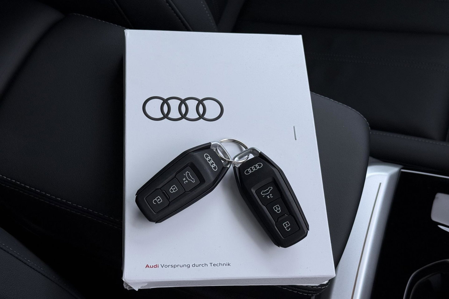 Audi Q5 Sportback S edition Competition Quattro | Passenger Display | B&O | Luchtvering | Panoramadak | Trekhaak | 360° Camera | 21 Inch | ACC