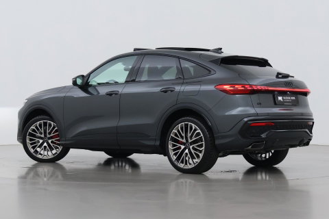 Audi Q5 Sportback S edition Competition Quattro | Passenger Display | B&O | Luchtvering | Panoramadak | Trekhaak | 360° Camera | 21 Inch | ACC