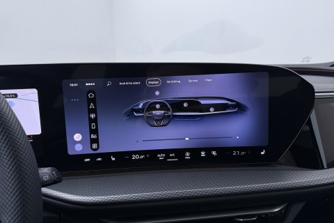 Audi Q5 Sportback S edition Competition Quattro | Passenger Display | B&O | Luchtvering | Panoramadak | Trekhaak | 360° Camera | 21 Inch | ACC