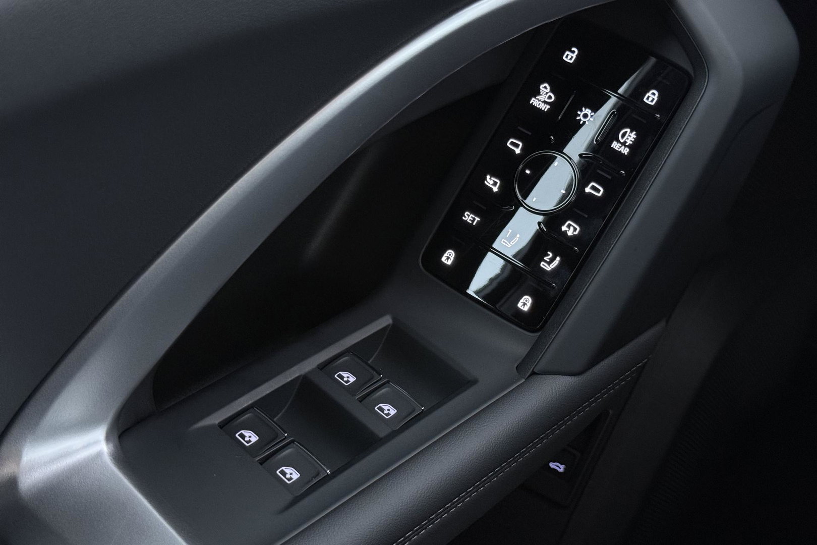 Audi Q5 Sportback S edition Competition Quattro | Passenger Display | B&O | Luchtvering | Panoramadak | Trekhaak | 360° Camera | 21 Inch | ACC