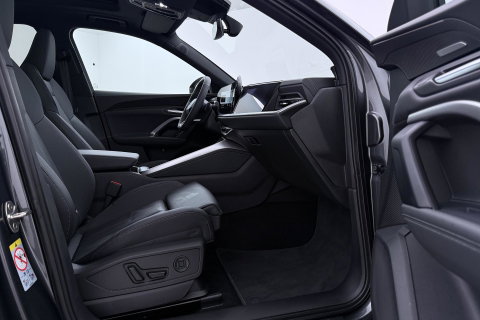 Audi Q5 Sportback S edition Competition Quattro | Passenger Display | B&O | Luchtvering | Panoramadak | Trekhaak | 360° Camera | 21 Inch | ACC