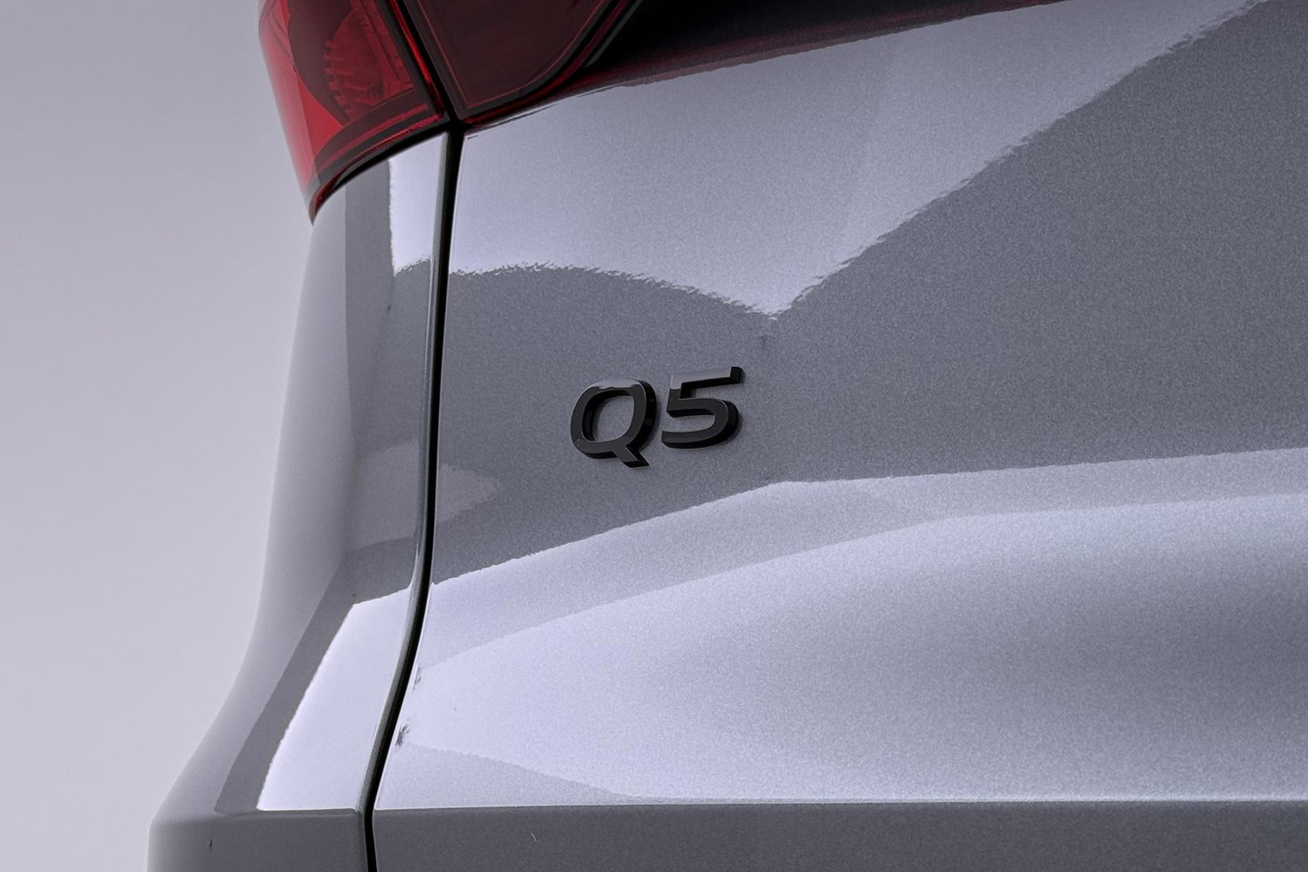 Audi Q5 Sportback S edition Competition Quattro | Passenger Display | B&O | Luchtvering | Panoramadak | Trekhaak | 360° Camera | 21 Inch | ACC