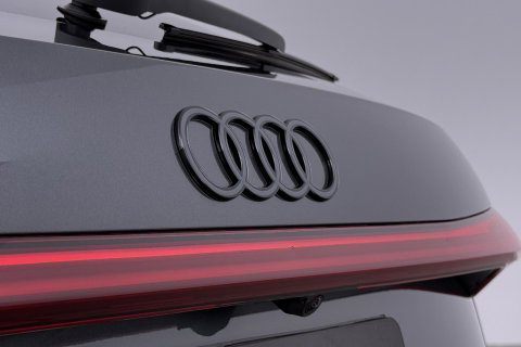 Audi Q5 Sportback S edition Competition Quattro | Passenger Display | B&O | Luchtvering | Panoramadak | Trekhaak | 360° Camera | 21 Inch | ACC