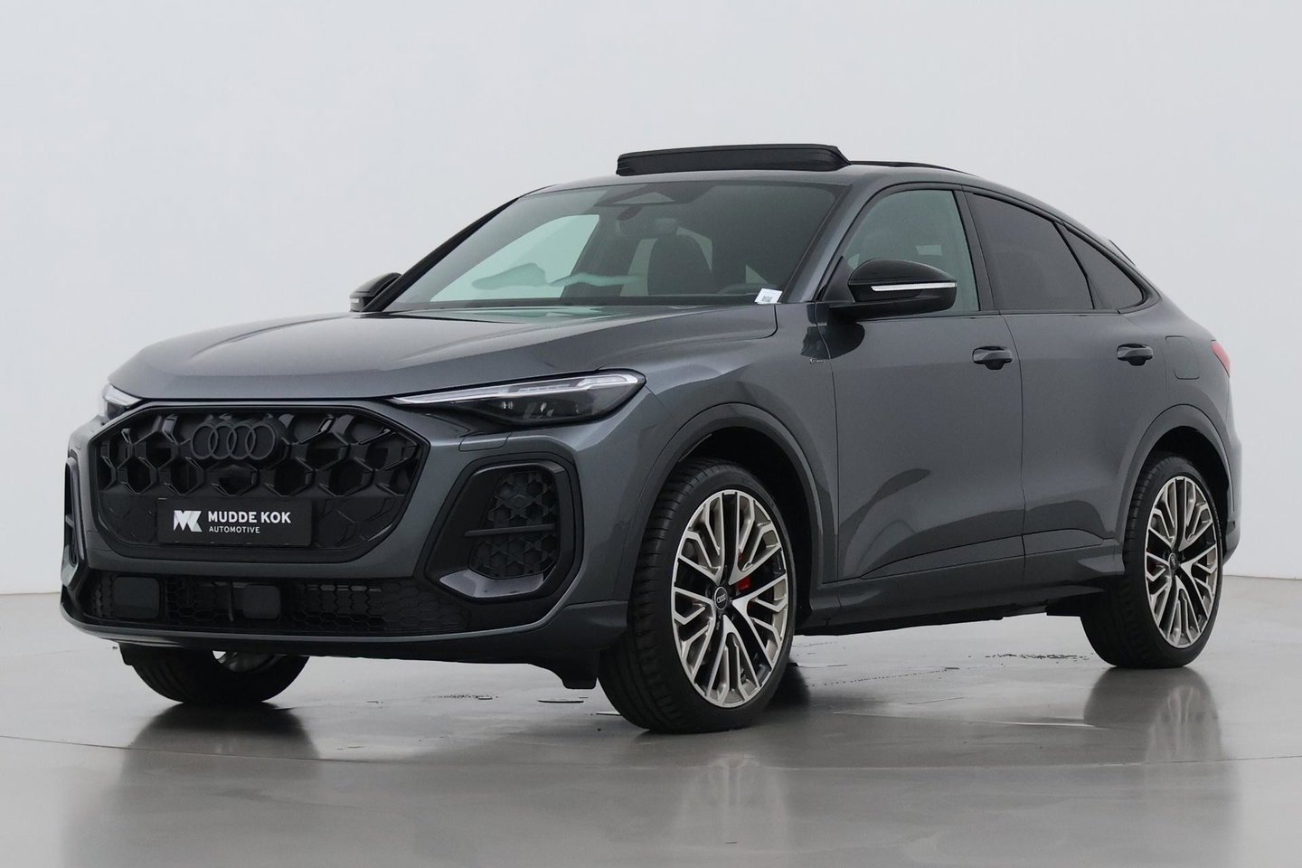 Audi Q5 Sportback S edition Competition Quattro | Passenger Display | B&O | Luchtvering | Panoramadak | Trekhaak | 360° Camera | 21 Inch | ACC