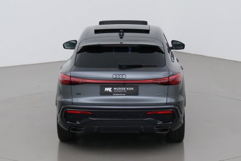 Audi Q5 Sportback S edition Competition Quattro | Passenger Display | B&O | Luchtvering | Panoramadak | Trekhaak | 360° Camera | 21 Inch | ACC