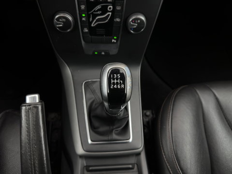 Volvo V40 Cross Country 2.0 D2 Momentum *NAVI-FULLMAP | COMFORT-SEATS | ECC | PDC | CRUISE | 16''ALU*