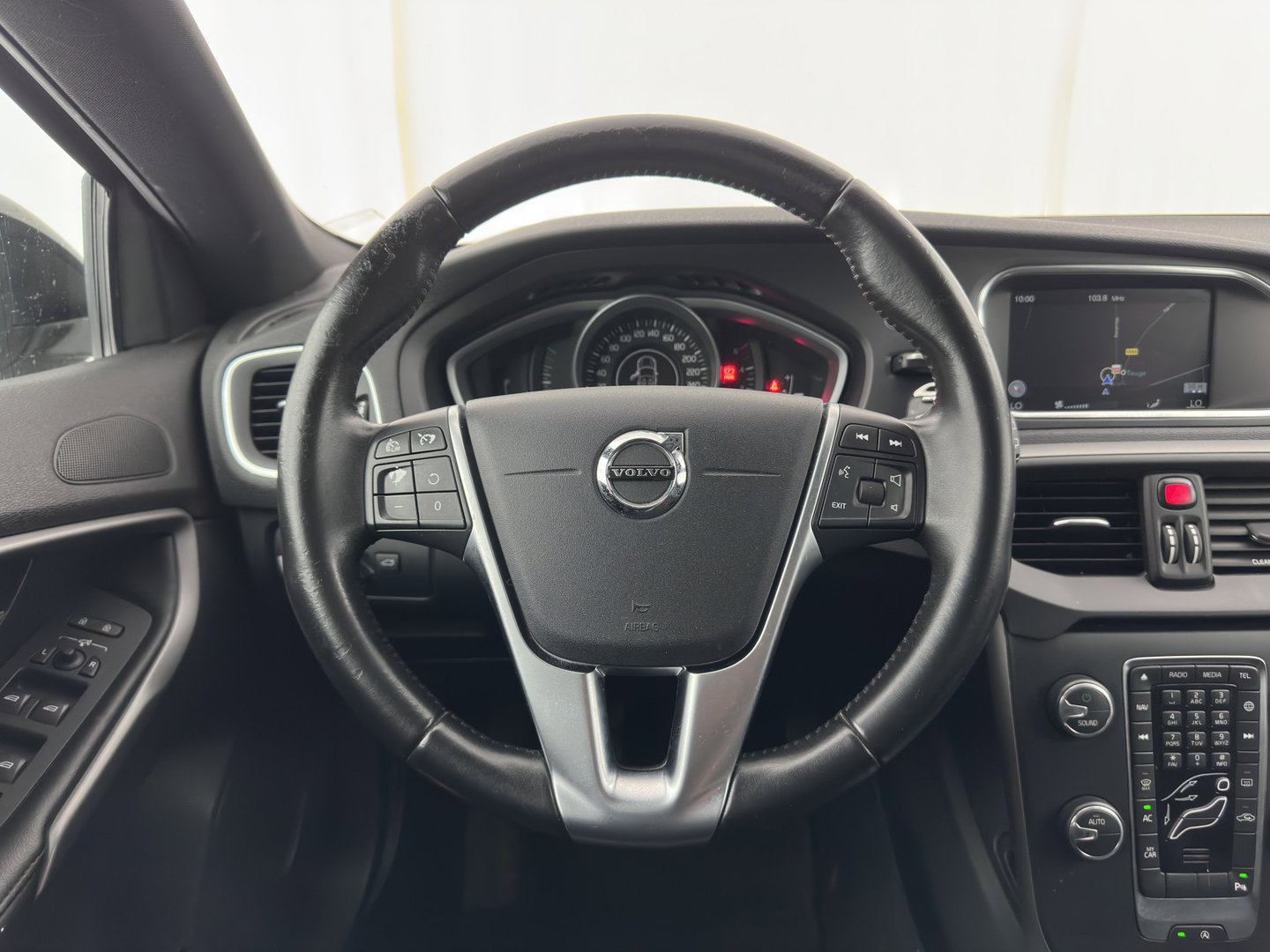 Volvo V40 Cross Country 2.0 D2 Momentum *NAVI-FULLMAP | COMFORT-SEATS | ECC | PDC | CRUISE | 16''ALU*