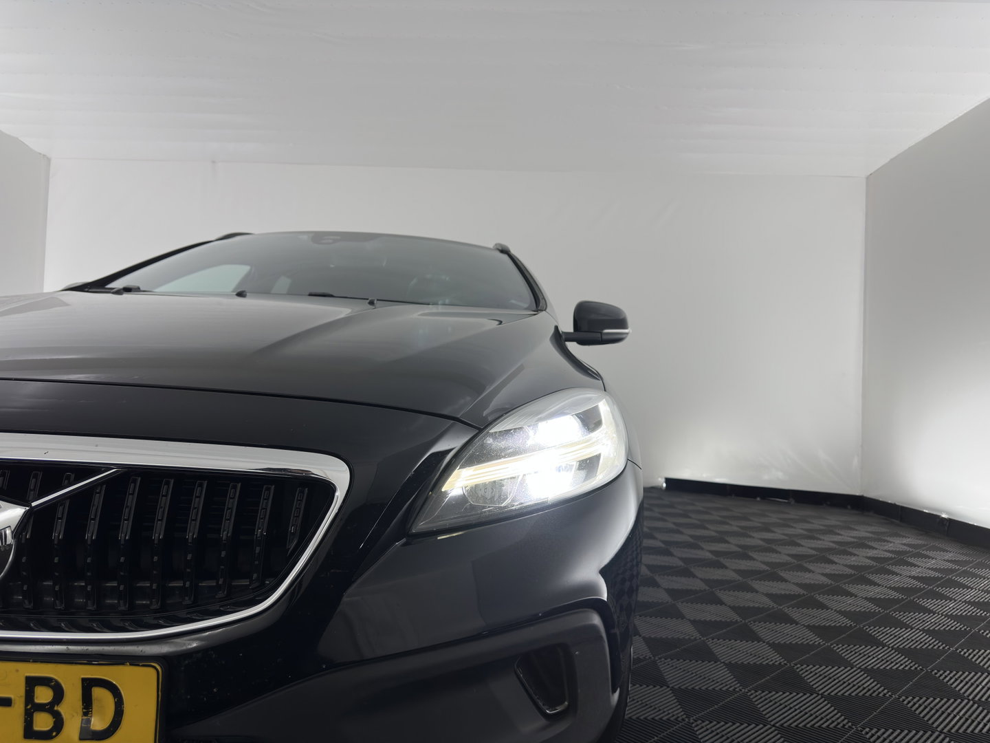 Volvo V40 Cross Country 2.0 D2 Momentum *NAVI-FULLMAP | COMFORT-SEATS | ECC | PDC | CRUISE | 16''ALU*