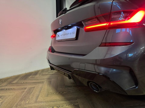 BMW 3 Serie Touring 320e xDrive M-pakket PANO KEYLESS CAM