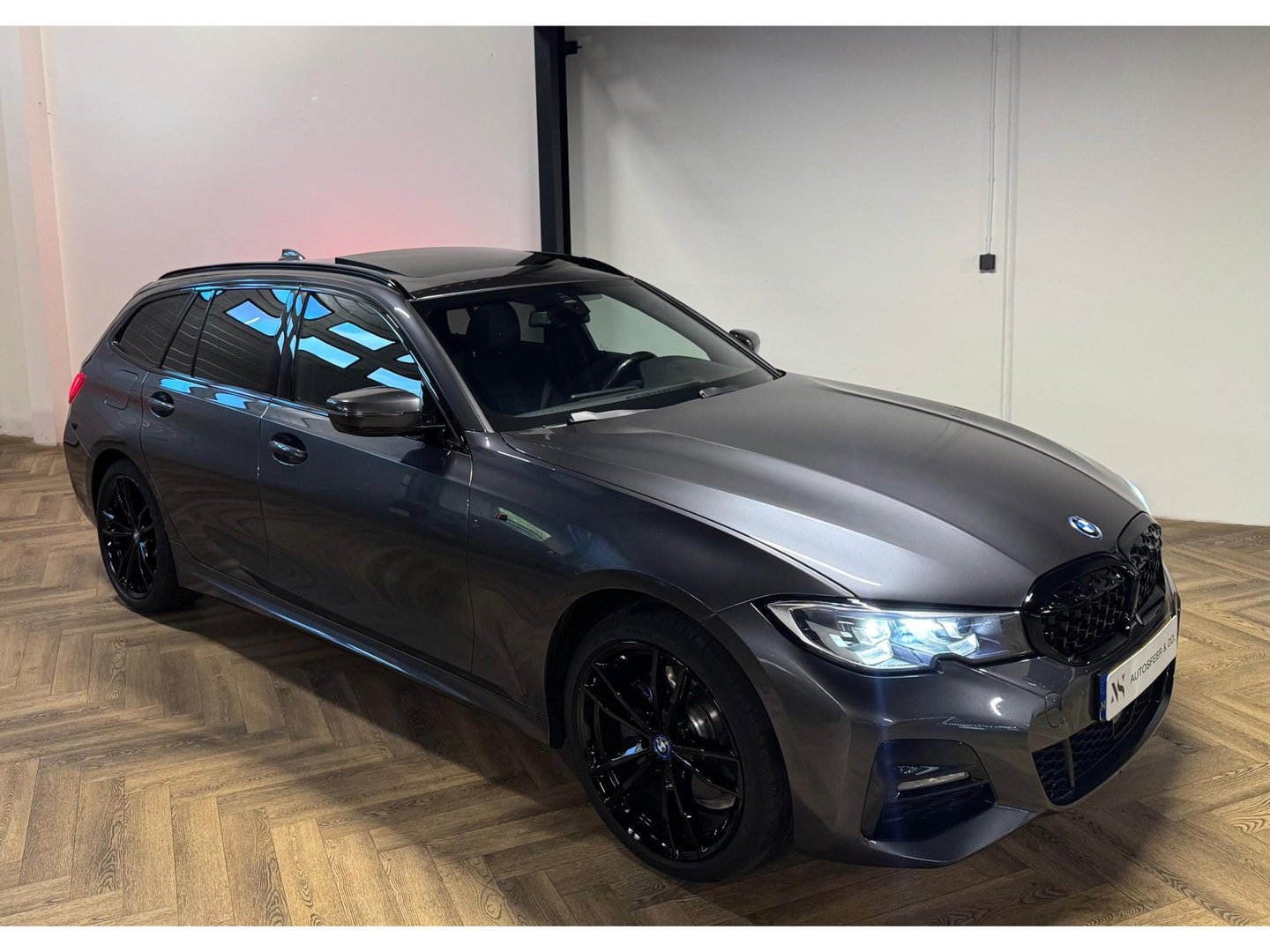 BMW 3 Serie Touring 320e xDrive M-pakket PANO KEYLESS CAM