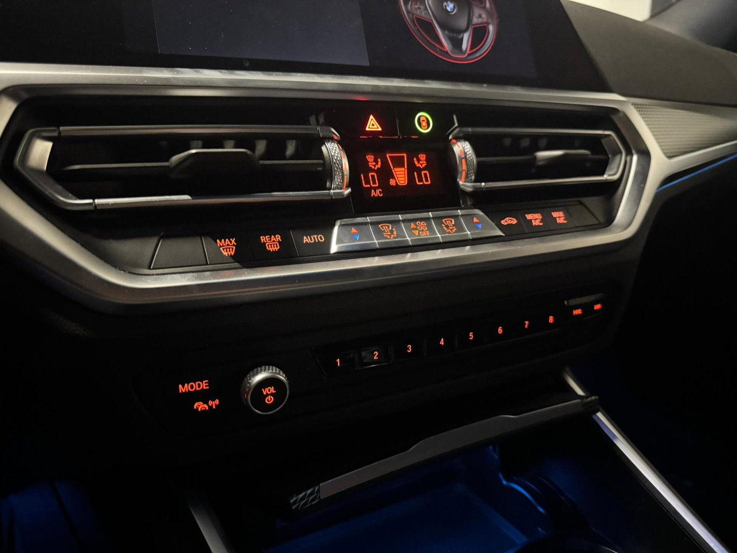 BMW 3 Serie Touring 320e xDrive M-pakket PANO KEYLESS CAM