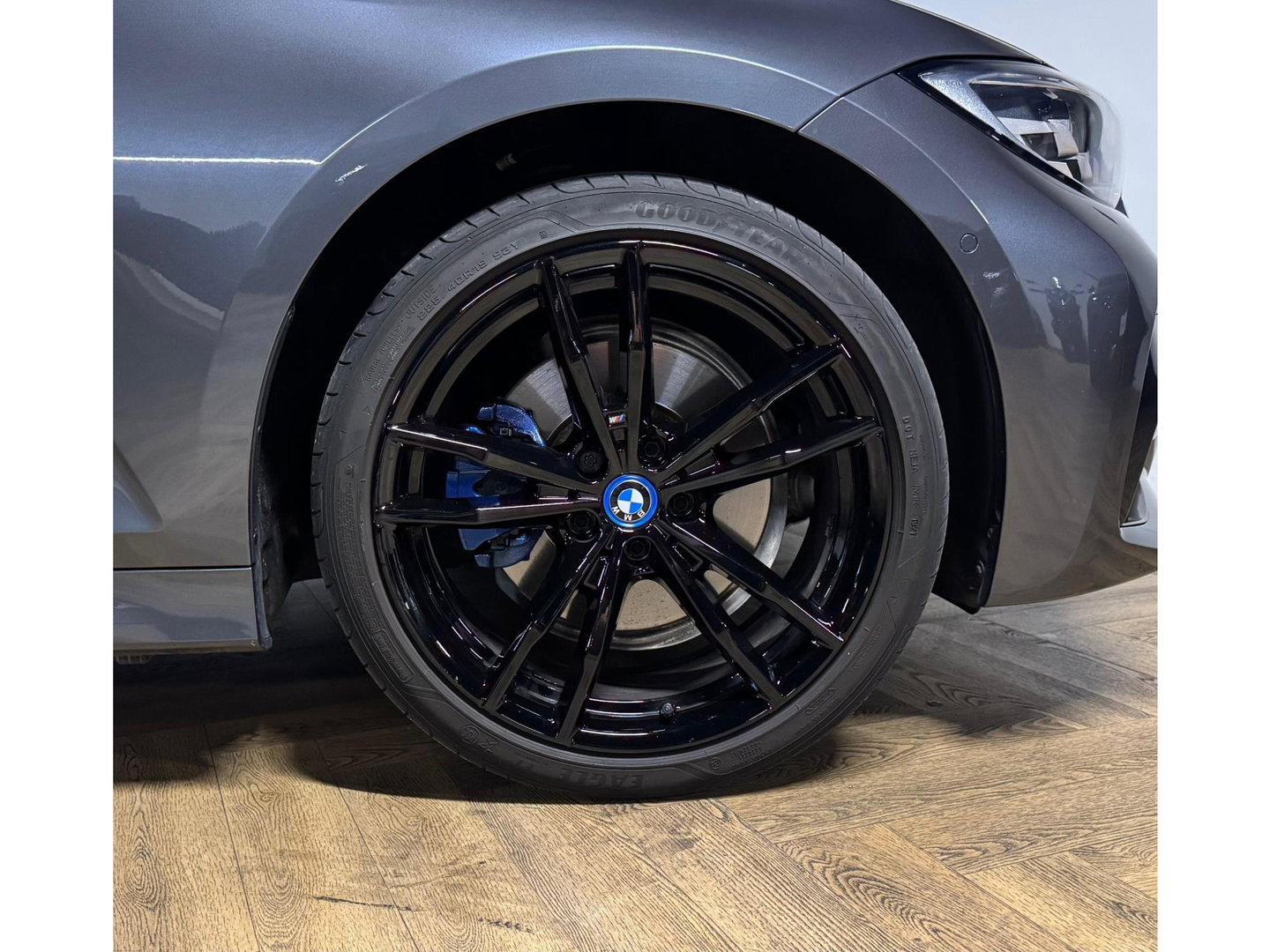 BMW 3 Serie Touring 320e xDrive M-pakket PANO KEYLESS CAM
