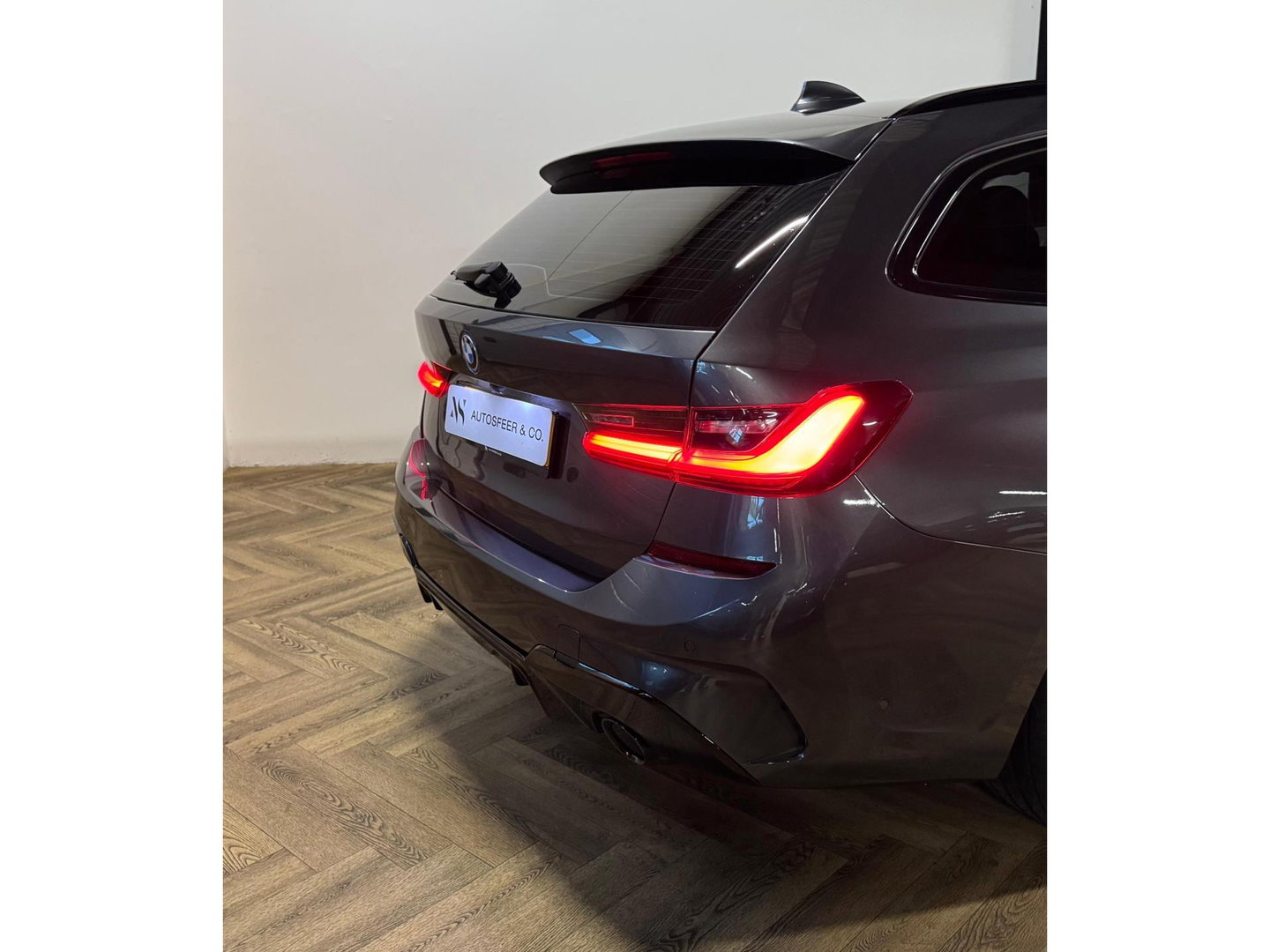 BMW 3 Serie Touring 320e xDrive M-pakket PANO KEYLESS CAM