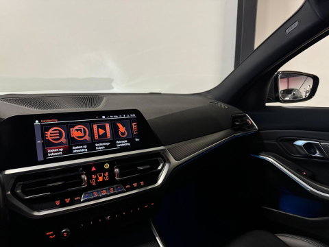 BMW 3 Serie Touring 320e xDrive M-pakket PANO KEYLESS CAM