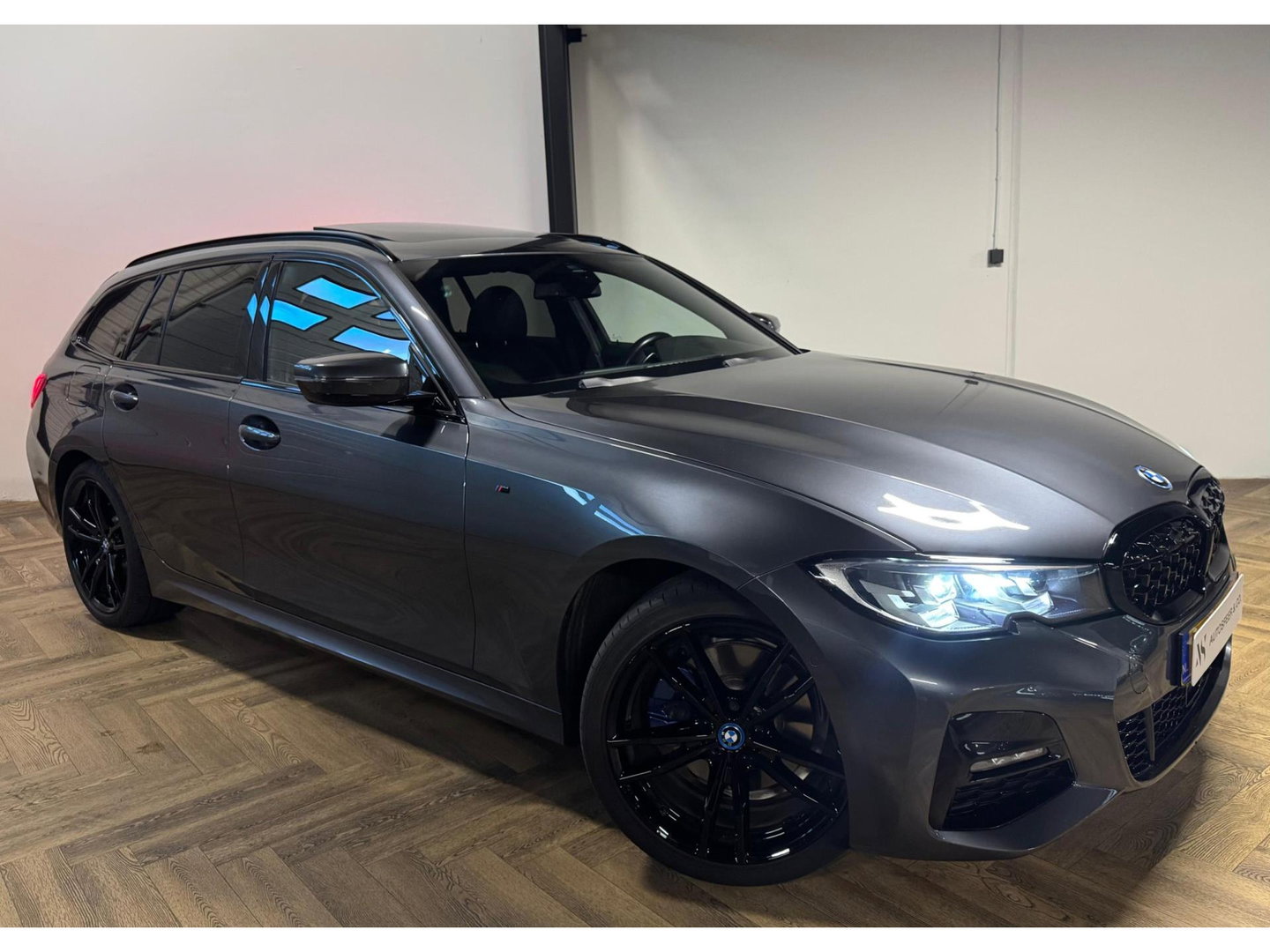 BMW 3 Serie Touring 320e xDrive M-pakket PANO KEYLESS CAM