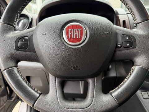 Fiat Talento 2.0 MultiJet automaat L2H1 SX DC 5 persoons / vaste prijs rijklaar € 19.950 ex btw / lease vanaf € 336 / zwart metallic / dubbele schuifdeur / trekhaak / airco / navi / camera !