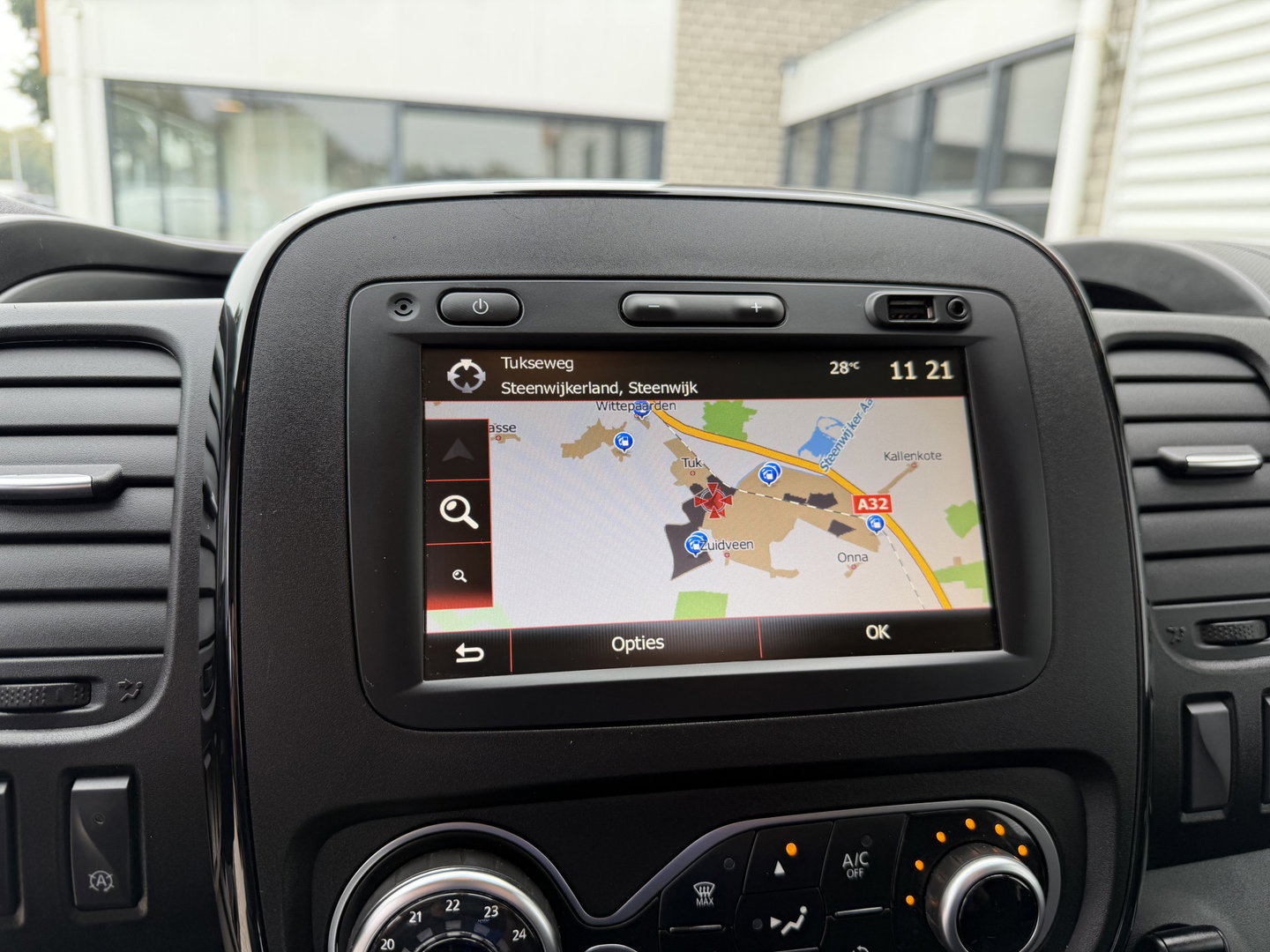Fiat Talento 2.0 MultiJet automaat L2H1 SX DC 5 persoons / vaste prijs rijklaar € 19.950 ex btw / lease vanaf € 336 / zwart metallic / dubbele schuifdeur / trekhaak / airco / navi / camera !