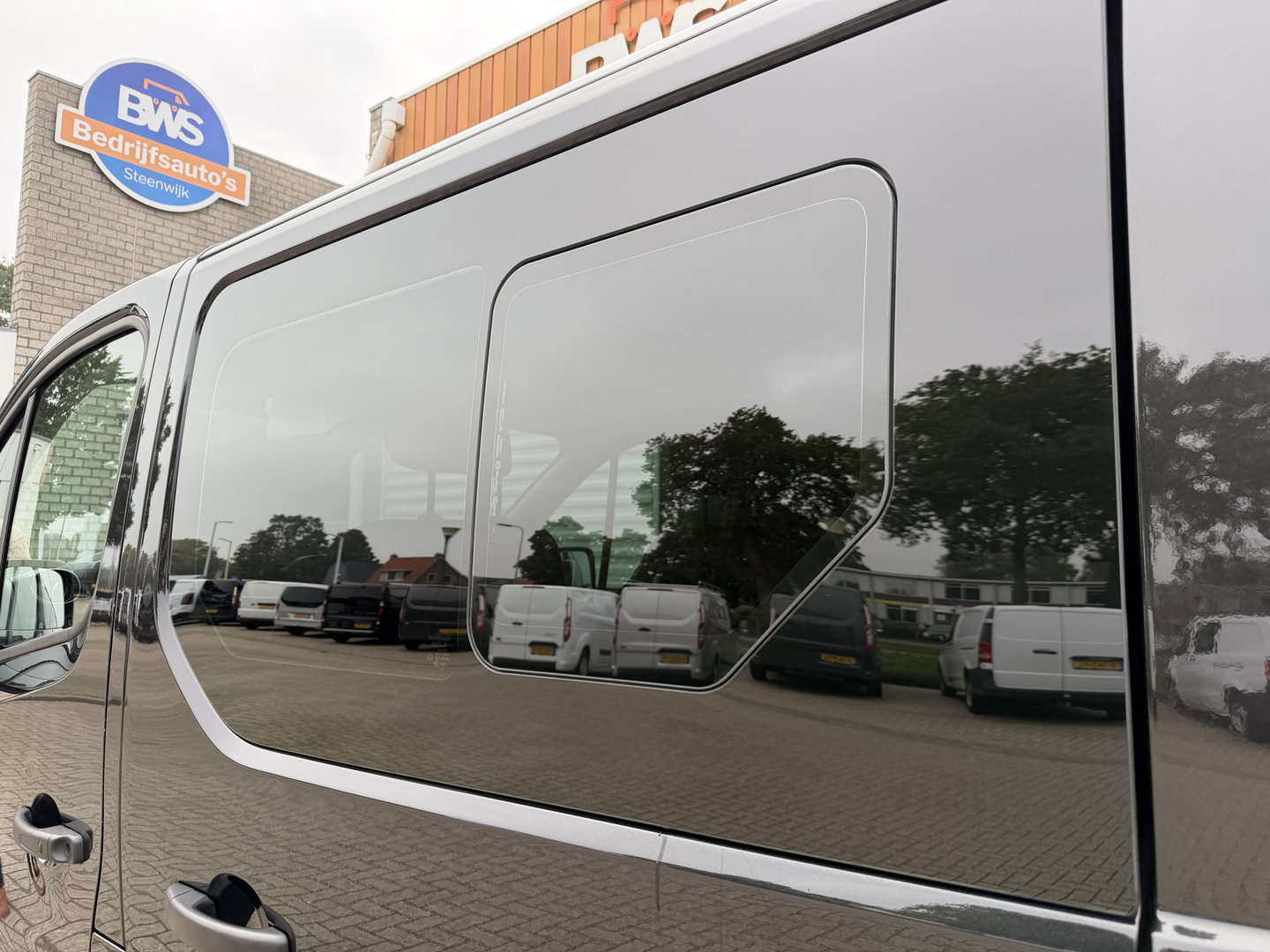 Fiat Talento 2.0 MultiJet automaat L2H1 SX DC 5 persoons / vaste prijs rijklaar € 19.950 ex btw / lease vanaf € 336 / zwart metallic / dubbele schuifdeur / trekhaak / airco / navi / camera !