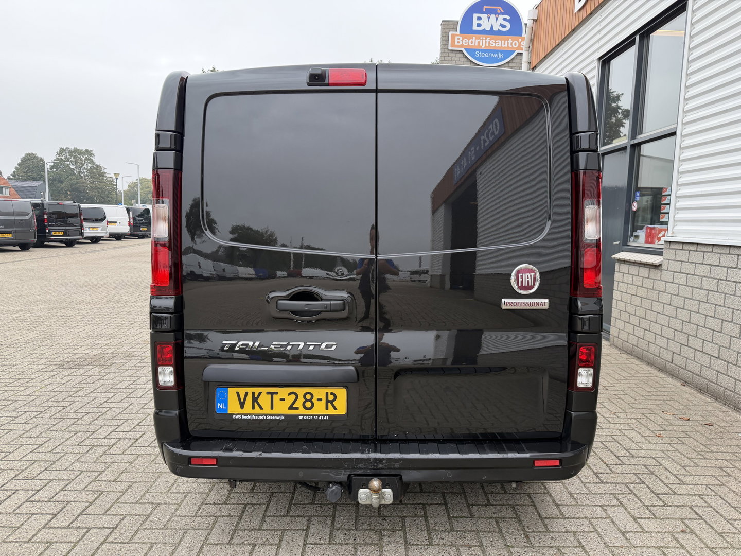 Fiat Talento 2.0 MultiJet automaat L2H1 SX DC 5 persoons / vaste prijs rijklaar € 19.950 ex btw / lease vanaf € 336 / zwart metallic / dubbele schuifdeur / trekhaak / airco / navi / camera !