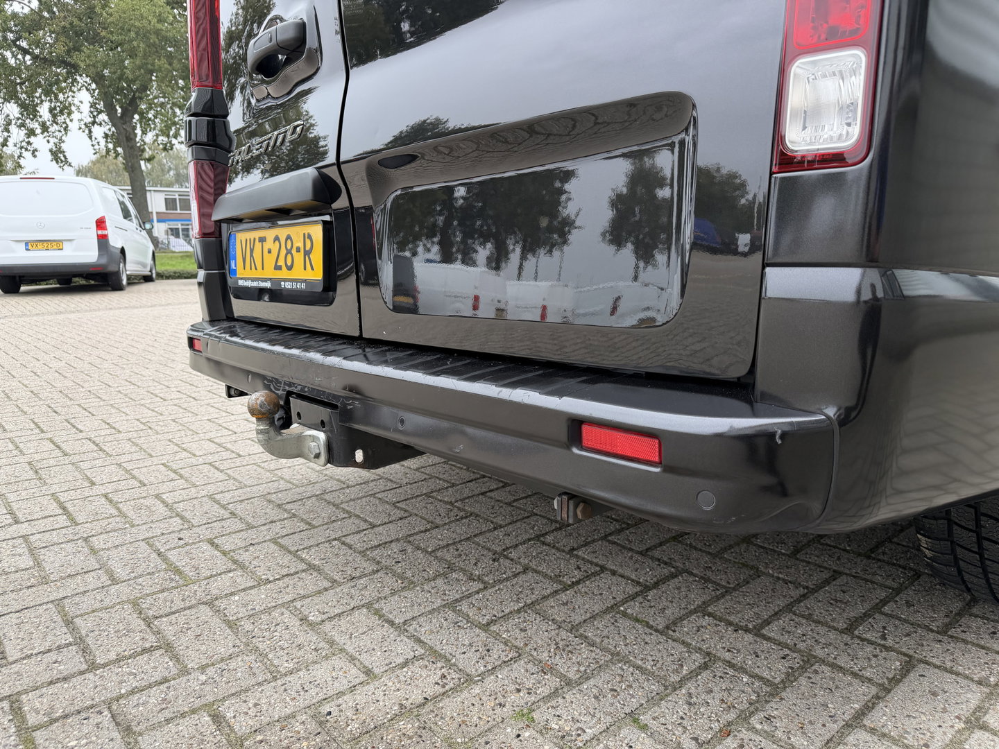 Fiat Talento 2.0 MultiJet automaat L2H1 SX DC 5 persoons / vaste prijs rijklaar € 19.950 ex btw / lease vanaf € 336 / zwart metallic / dubbele schuifdeur / trekhaak / airco / navi / camera !
