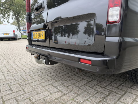 Fiat Talento 2.0 MultiJet automaat L2H1 SX DC 5 persoons / vaste prijs rijklaar € 19.950 ex btw / lease vanaf € 336 / zwart metallic / dubbele schuifdeur / trekhaak / airco / navi / camera !