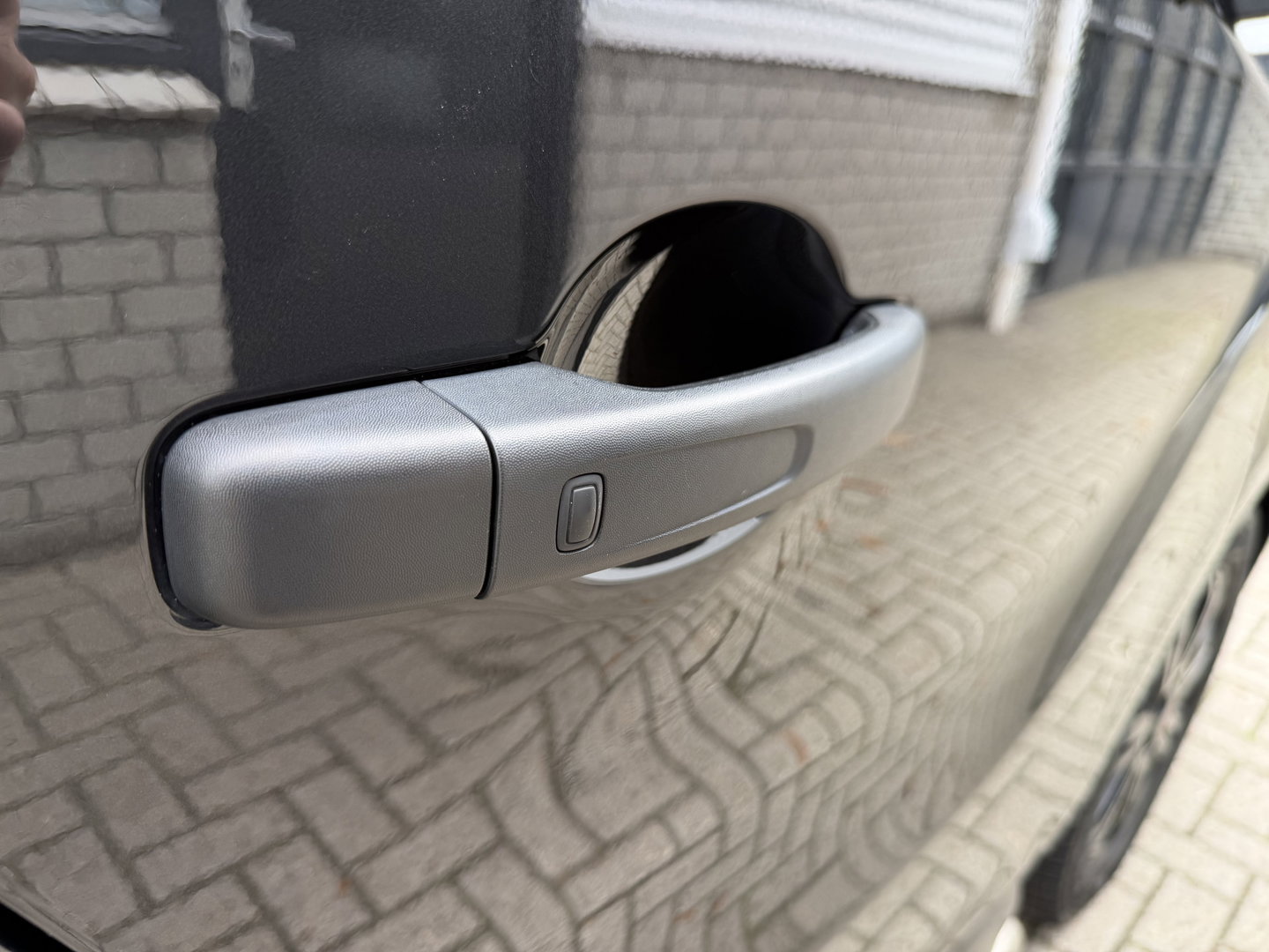 Fiat Talento 2.0 MultiJet automaat L2H1 SX DC 5 persoons / vaste prijs rijklaar € 19.950 ex btw / lease vanaf € 336 / zwart metallic / dubbele schuifdeur / trekhaak / airco / navi / camera !
