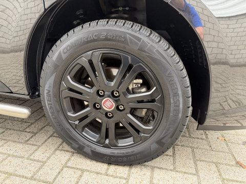 Fiat Talento 2.0 MultiJet automaat L2H1 SX DC 5 persoons / vaste prijs rijklaar € 19.950 ex btw / lease vanaf € 336 / zwart metallic / dubbele schuifdeur / trekhaak / airco / navi / camera !
