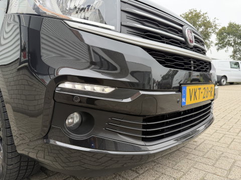 Fiat Talento 2.0 MultiJet automaat L2H1 SX DC 5 persoons / vaste prijs rijklaar € 19.950 ex btw / lease vanaf € 336 / zwart metallic / dubbele schuifdeur / trekhaak / airco / navi / camera !