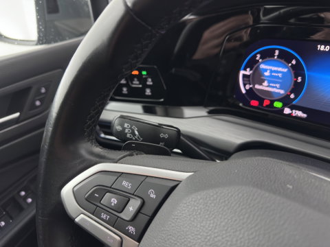 Volkswagen Golf Variant 2.0 TDI R-Line Business *(INCL. BTW) *AUT | PANO | MICROFIBRE | ADAPTIVE-CRUISE | DIGI-COCKPIT | HEATED-SPORTSEATS | PRIVACY-GLASS | NAVI-FULLMAP | ECC | PDC | 17''ALU*