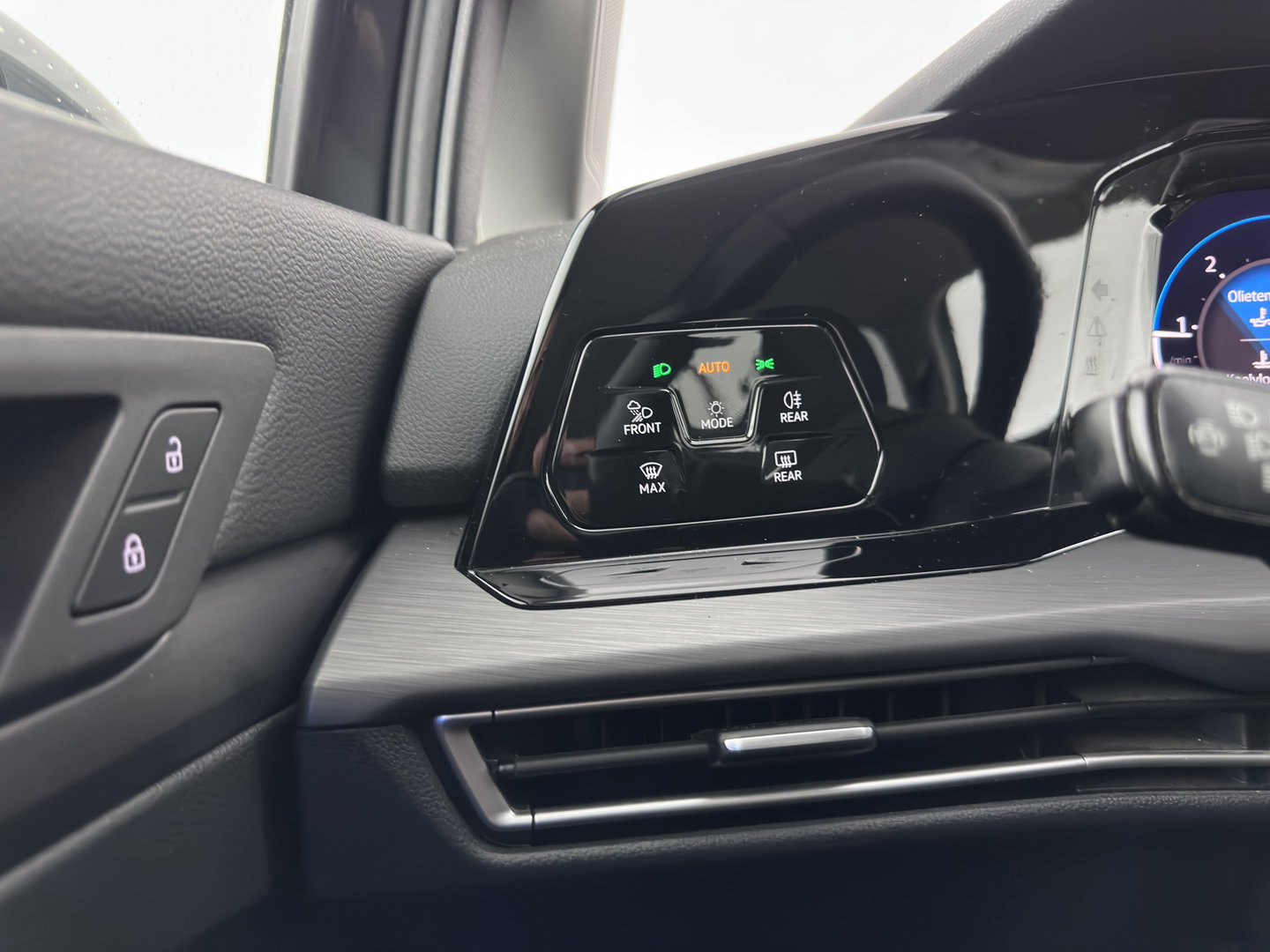 Volkswagen Golf Variant 2.0 TDI R-Line Business *(INCL. BTW) *AUT | PANO | MICROFIBRE | ADAPTIVE-CRUISE | DIGI-COCKPIT | HEATED-SPORTSEATS | PRIVACY-GLASS | NAVI-FULLMAP | ECC | PDC | 17''ALU*