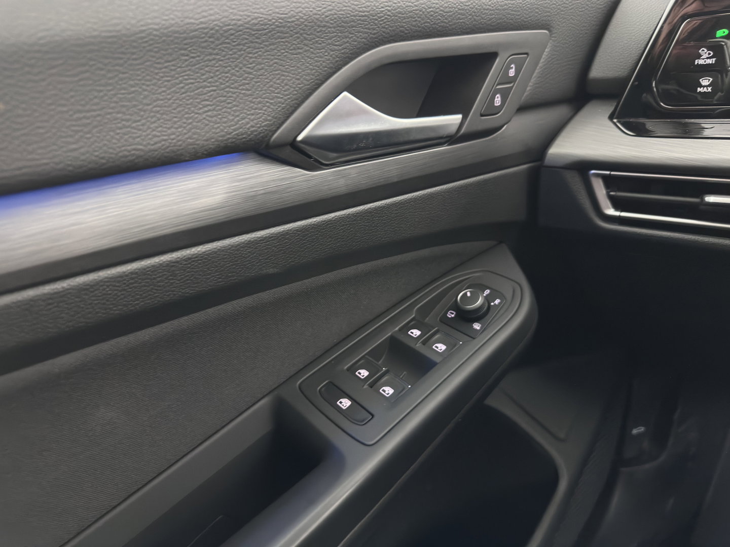 Volkswagen Golf Variant 2.0 TDI R-Line Business *(INCL. BTW) *AUT | PANO | MICROFIBRE | ADAPTIVE-CRUISE | DIGI-COCKPIT | HEATED-SPORTSEATS | PRIVACY-GLASS | NAVI-FULLMAP | ECC | PDC | 17''ALU*
