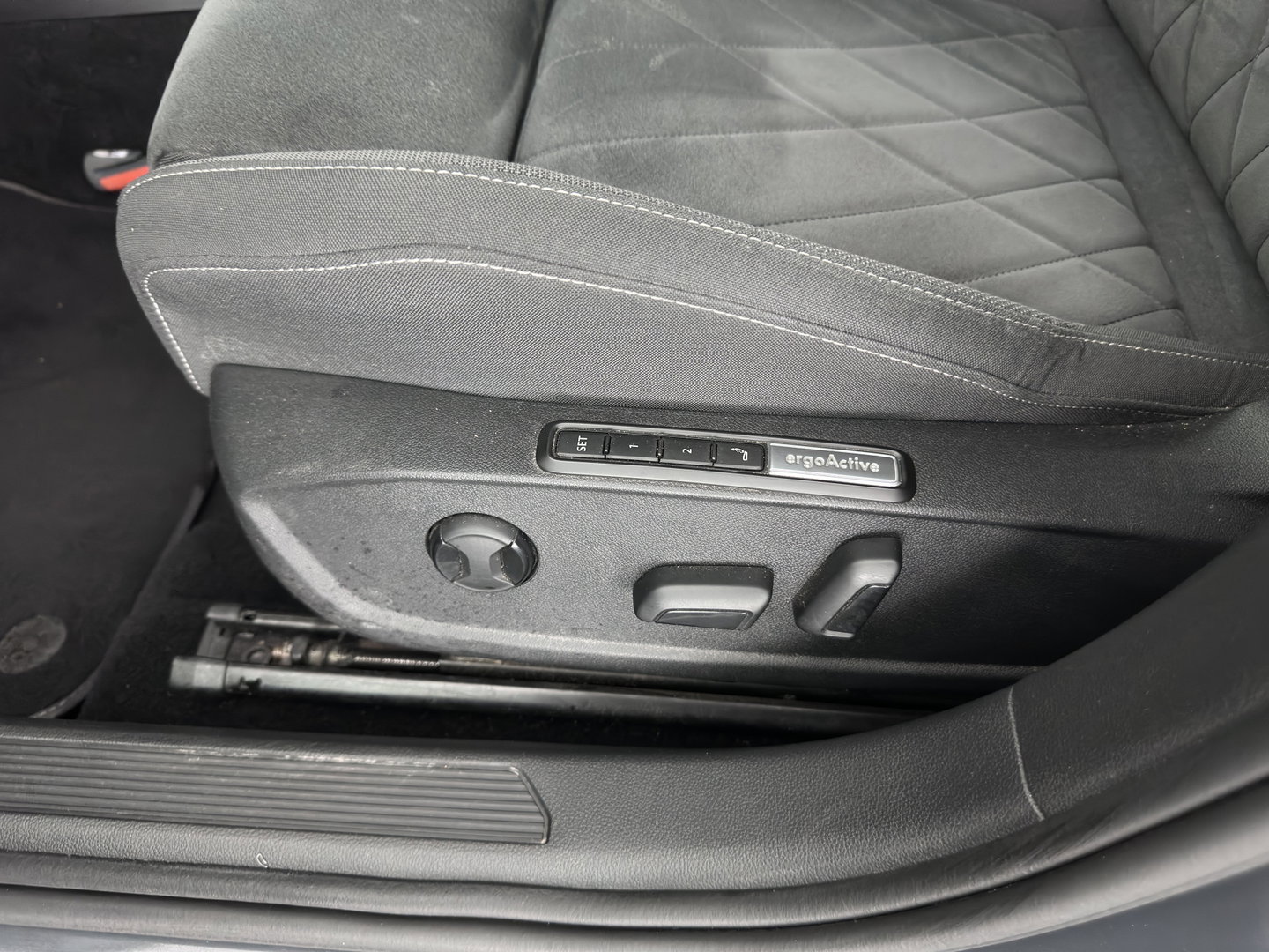 Volkswagen Golf Variant 2.0 TDI R-Line Business *(INCL. BTW) *AUT | PANO | MICROFIBRE | ADAPTIVE-CRUISE | DIGI-COCKPIT | HEATED-SPORTSEATS | PRIVACY-GLASS | NAVI-FULLMAP | ECC | PDC | 17''ALU*