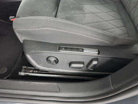 Volkswagen Golf Variant 2.0 TDI R-Line Business *(INCL. BTW) *AUT | PANO | MICROFIBRE | ADAPTIVE-CRUISE | DIGI-COCKPIT | HEATED-SPORTSEATS | PRIVACY-GLASS | NAVI-FULLMAP | ECC | PDC | 17''ALU*
