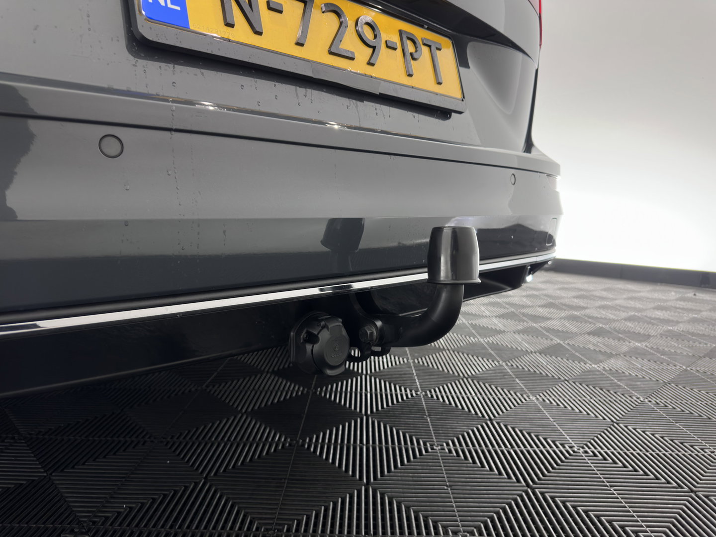 Volkswagen Golf Variant 2.0 TDI R-Line Business *(INCL. BTW) *AUT | PANO | MICROFIBRE | ADAPTIVE-CRUISE | DIGI-COCKPIT | HEATED-SPORTSEATS | PRIVACY-GLASS | NAVI-FULLMAP | ECC | PDC | 17''ALU*