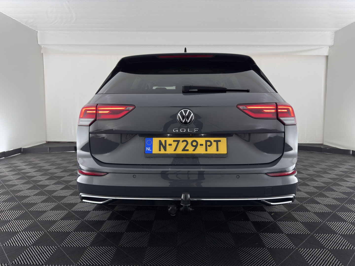 Volkswagen Golf Variant 2.0 TDI R-Line Business *(INCL. BTW) *AUT | PANO | MICROFIBRE | ADAPTIVE-CRUISE | DIGI-COCKPIT | HEATED-SPORTSEATS | PRIVACY-GLASS | NAVI-FULLMAP | ECC | PDC | 17''ALU*