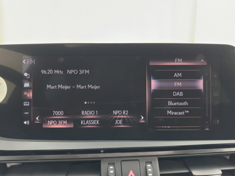 Lexus ES 300h Business Line (INCL-BTW) Aut. *PANO | LEATHER | FULL-LED | ADAPTIVE-CRUISE | BLINDSPOT | KEYLESS | CAMERA | HEATED-COMFORTSEATS | NAVI-FULLMAP | PRIVACY-GLASS | DAB | DIGI-COCKPIT | SHIFTPADDLES | ECC | PD