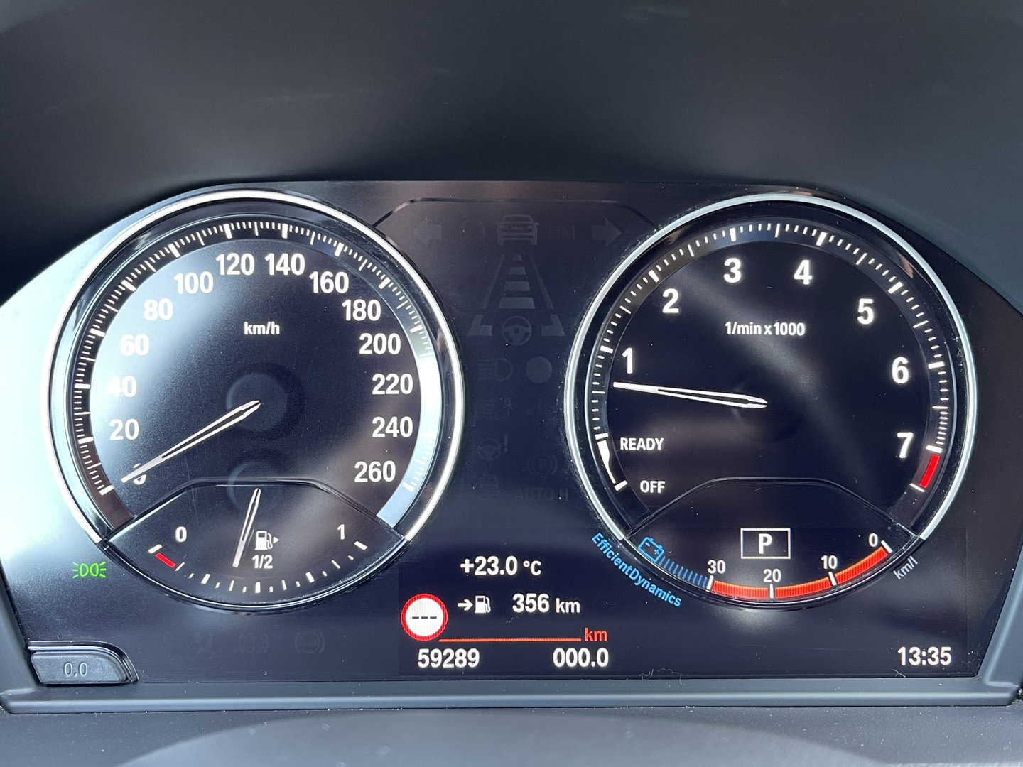 BMW X1 sDrive20i Orange Edition III | Dealer Onderhouden | Origineel Nederlands | NAP | Panoramadak | Harman Kardon | Rijmodus Regeling |  Camera Achter |