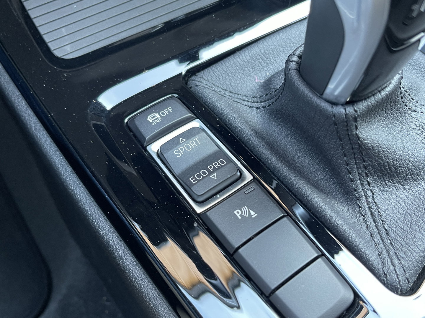 BMW X1 sDrive20i Orange Edition III | Dealer Onderhouden | Origineel Nederlands | NAP | Panoramadak | Harman Kardon | Rijmodus Regeling |  Camera Achter |