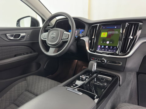 Volvo V60 2.0 T6 Plug-in hybrid AWD Core Bright (INCL-BTW) AUT | FULL-LED | DIGI-COCKPIT | CAMERA | HEATED-COMFORTSEATS | KEYLESS | DAB | PRIVACY-GLASS | CARPLAY | NAVI-FULLMAP | 18''ALU*
