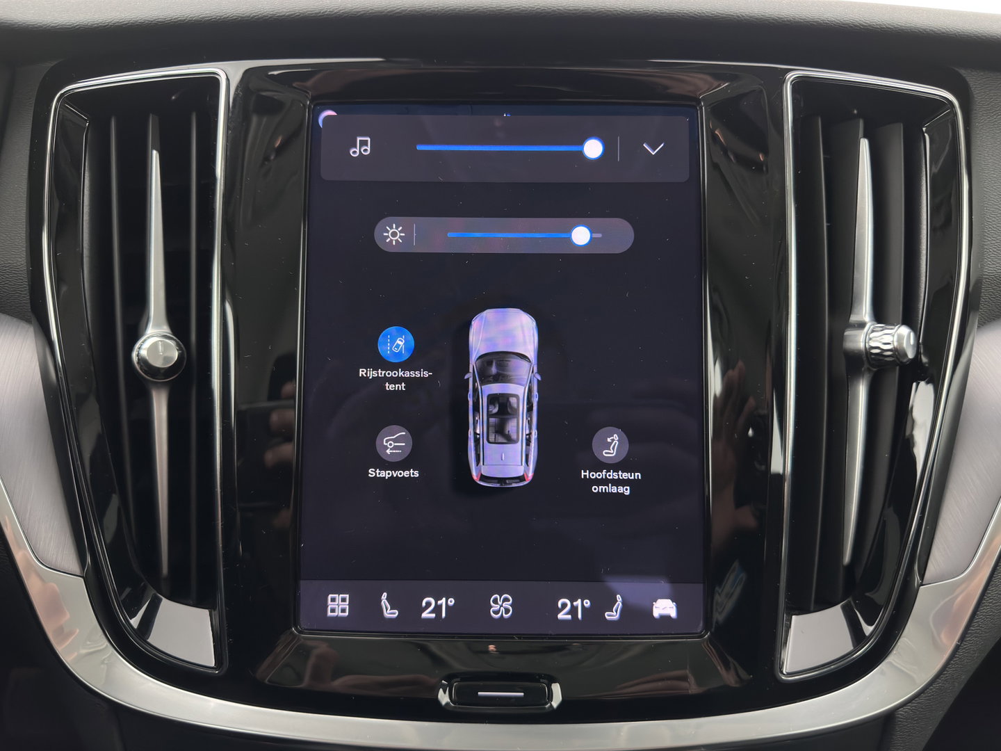 Volvo V60 2.0 T6 Plug-in hybrid AWD Core Bright (INCL-BTW) AUT | FULL-LED | DIGI-COCKPIT | CAMERA | HEATED-COMFORTSEATS | KEYLESS | DAB | PRIVACY-GLASS | CARPLAY | NAVI-FULLMAP | 18''ALU*