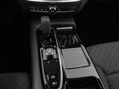 Volvo V60 2.0 T6 Plug-in hybrid AWD Core Bright (INCL-BTW) AUT | FULL-LED | DIGI-COCKPIT | CAMERA | HEATED-COMFORTSEATS | KEYLESS | DAB | PRIVACY-GLASS | CARPLAY | NAVI-FULLMAP | 18''ALU*