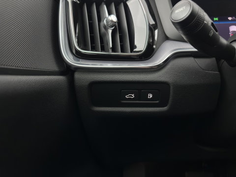 Volvo V60 2.0 T6 Plug-in hybrid AWD Core Bright (INCL-BTW) AUT | FULL-LED | DIGI-COCKPIT | CAMERA | HEATED-COMFORTSEATS | KEYLESS | DAB | PRIVACY-GLASS | CARPLAY | NAVI-FULLMAP | 18''ALU*