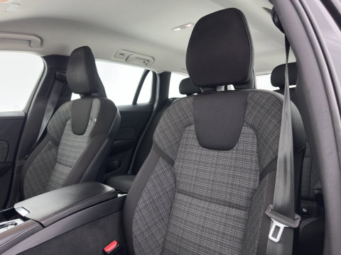 Volvo V60 2.0 T6 Plug-in hybrid AWD Core Bright (INCL-BTW) AUT | FULL-LED | DIGI-COCKPIT | CAMERA | HEATED-COMFORTSEATS | KEYLESS | DAB | PRIVACY-GLASS | CARPLAY | NAVI-FULLMAP | 18''ALU*