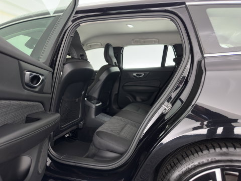 Volvo V60 2.0 T6 Plug-in hybrid AWD Core Bright (INCL-BTW) AUT | FULL-LED | DIGI-COCKPIT | CAMERA | HEATED-COMFORTSEATS | KEYLESS | DAB | PRIVACY-GLASS | CARPLAY | NAVI-FULLMAP | 18''ALU*