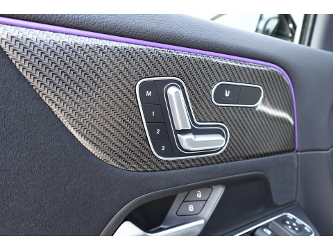 Mercedes-Benz GLA 180 AMG PANO KEYLESS HUD SFEER