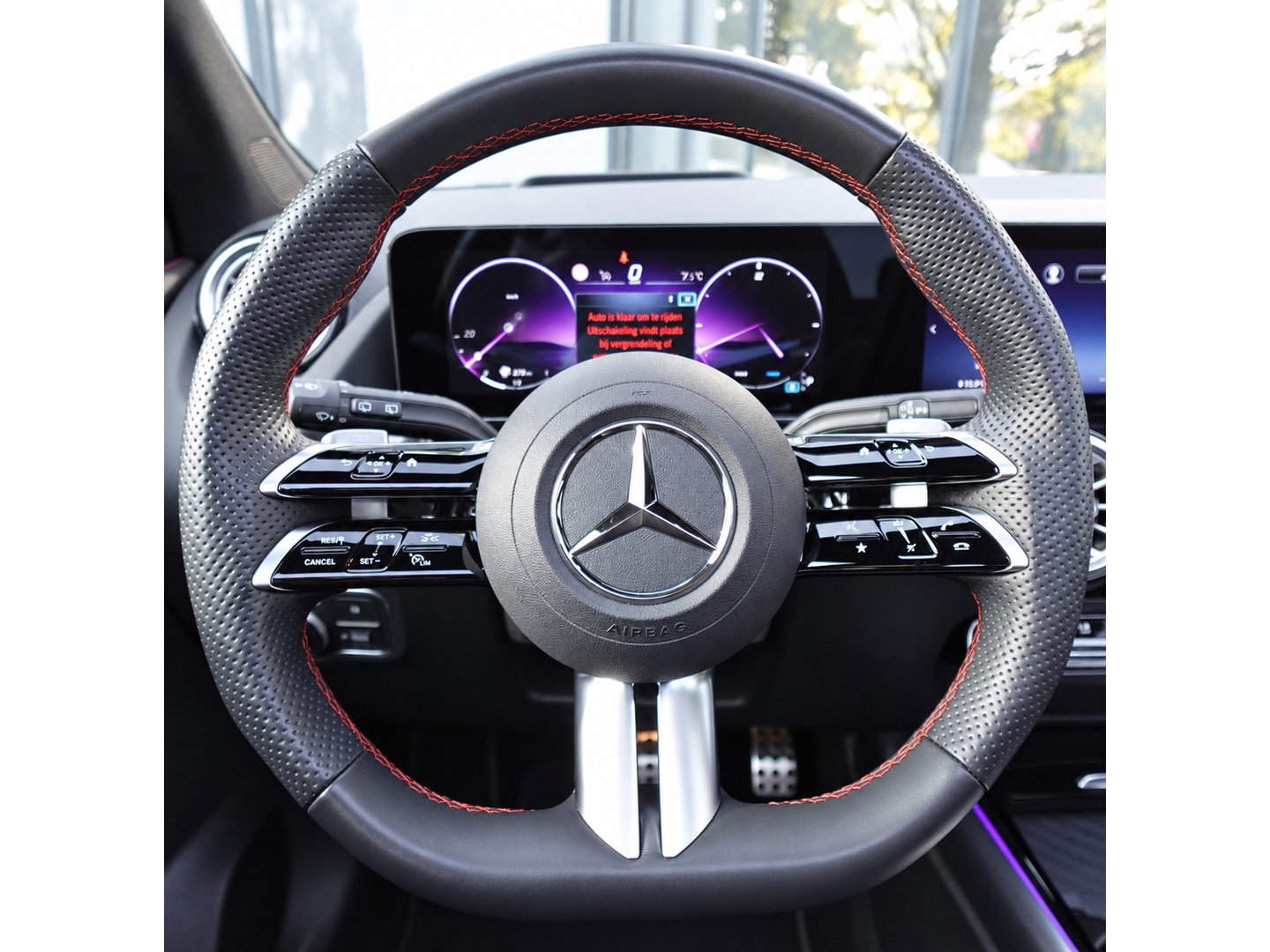 Mercedes-Benz GLA 180 AMG PANO KEYLESS HUD SFEER
