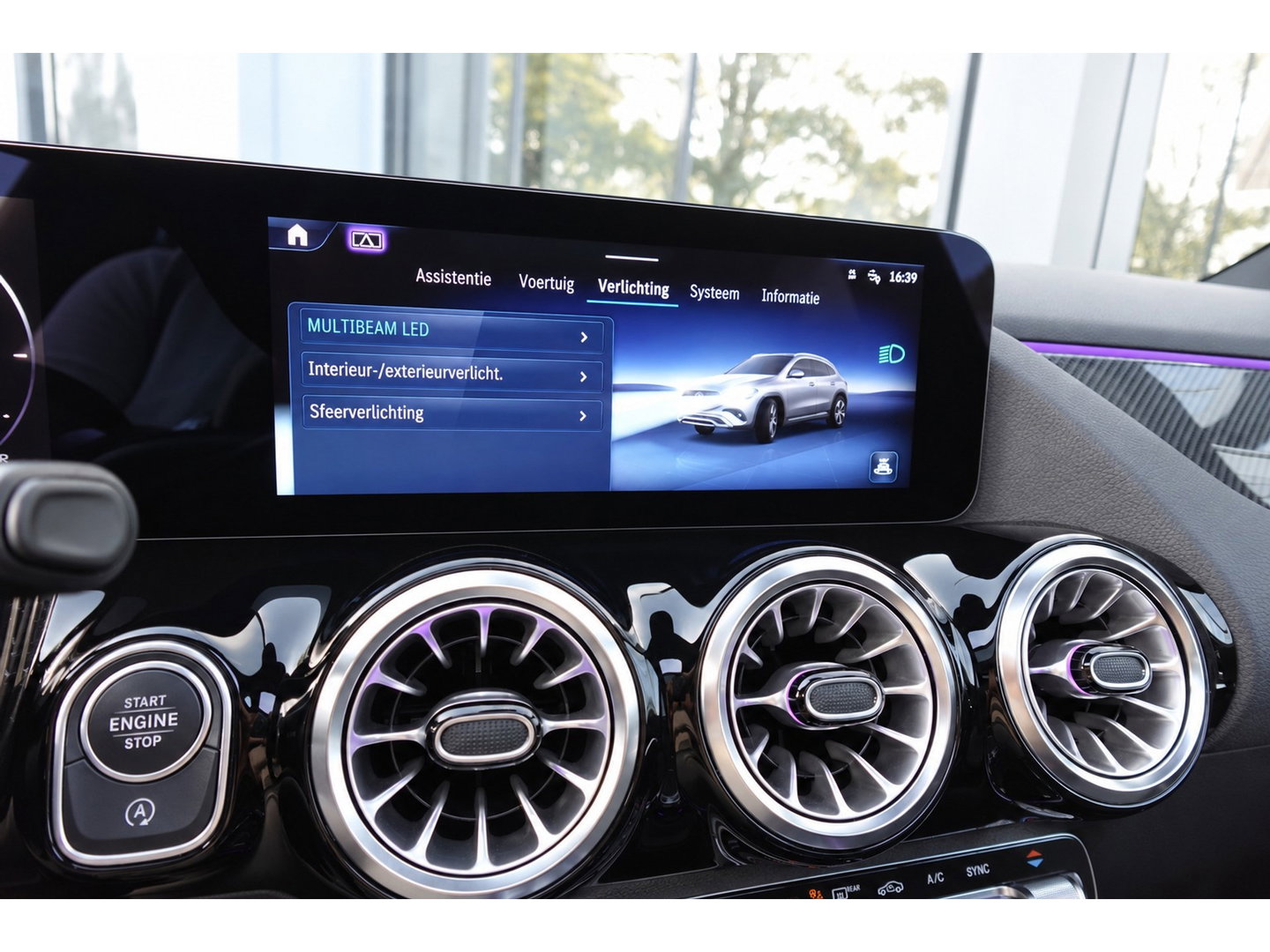 Mercedes-Benz GLA 180 AMG PANO KEYLESS HUD SFEER