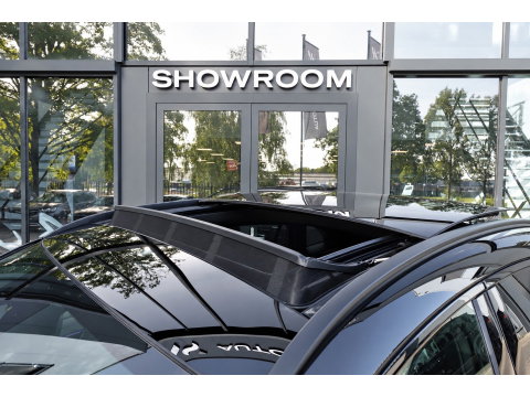 Mercedes-Benz GLA 180 AMG PANO KEYLESS HUD SFEER